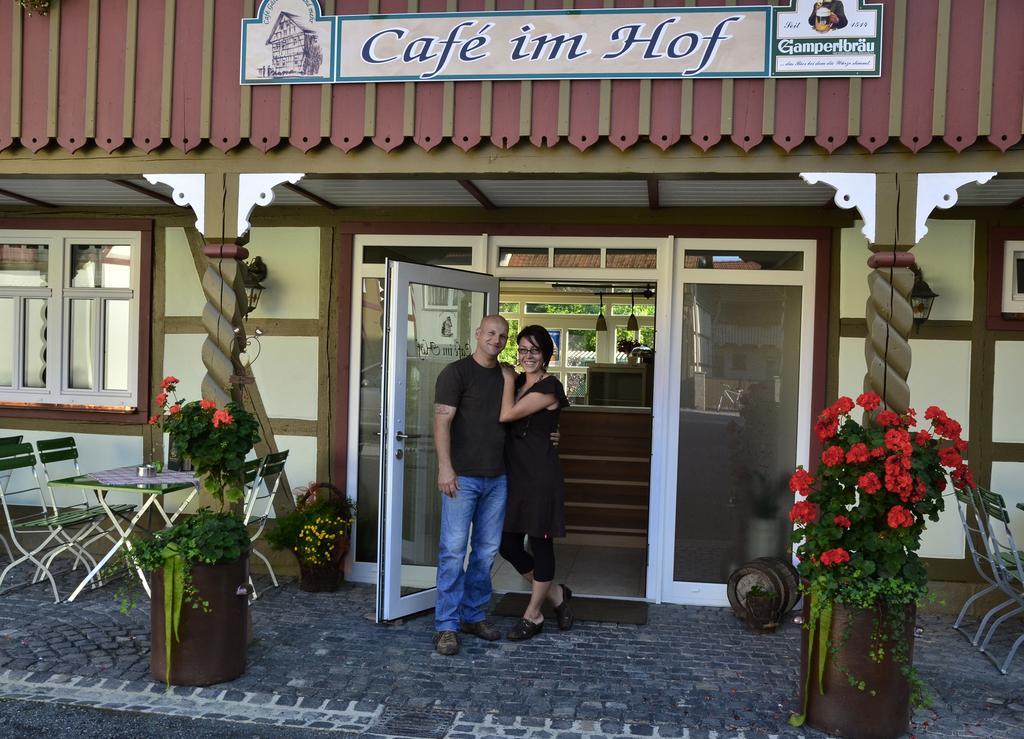 Cafe Im Hof- Bed & Breakfast Streufdorf Екстериор снимка