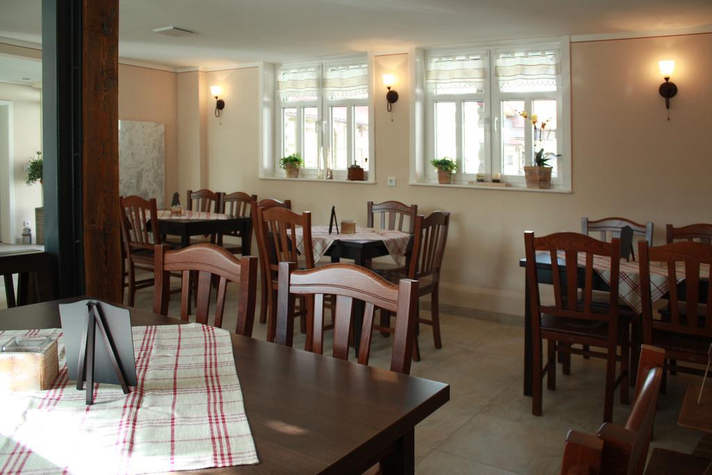 Cafe Im Hof- Bed & Breakfast Streufdorf Екстериор снимка