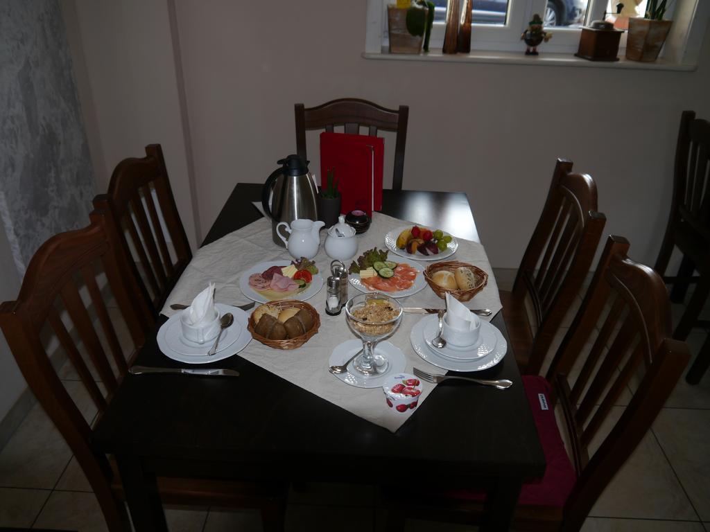 Cafe Im Hof- Bed & Breakfast Streufdorf Екстериор снимка
