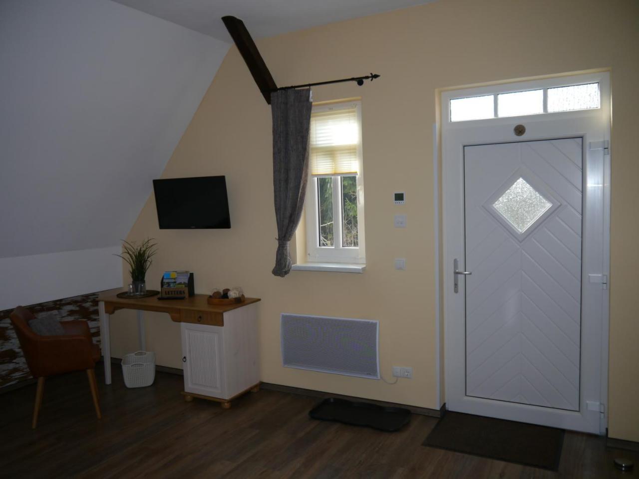 Cafe Im Hof- Bed & Breakfast Streufdorf Екстериор снимка